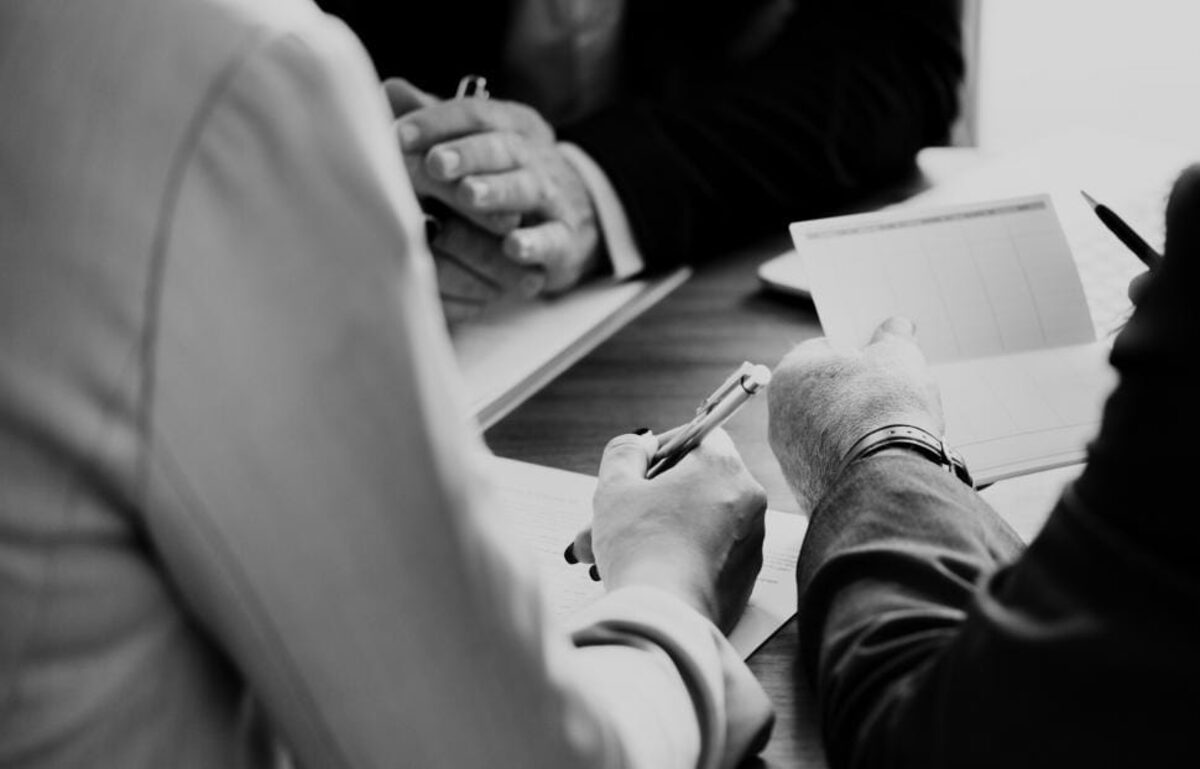Legal consultation between advisor and client